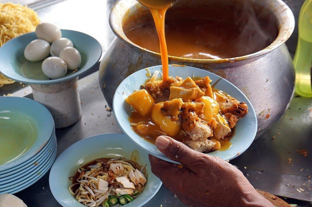 Halal Pork Free Best Nasi Lemak Mee Kahwin Melaka Ming Huat Ujong Pasir Rebecca Saw