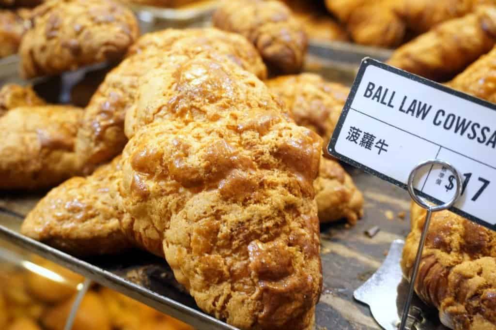 urban bakery hong kong - salted egg yolk croissant-003